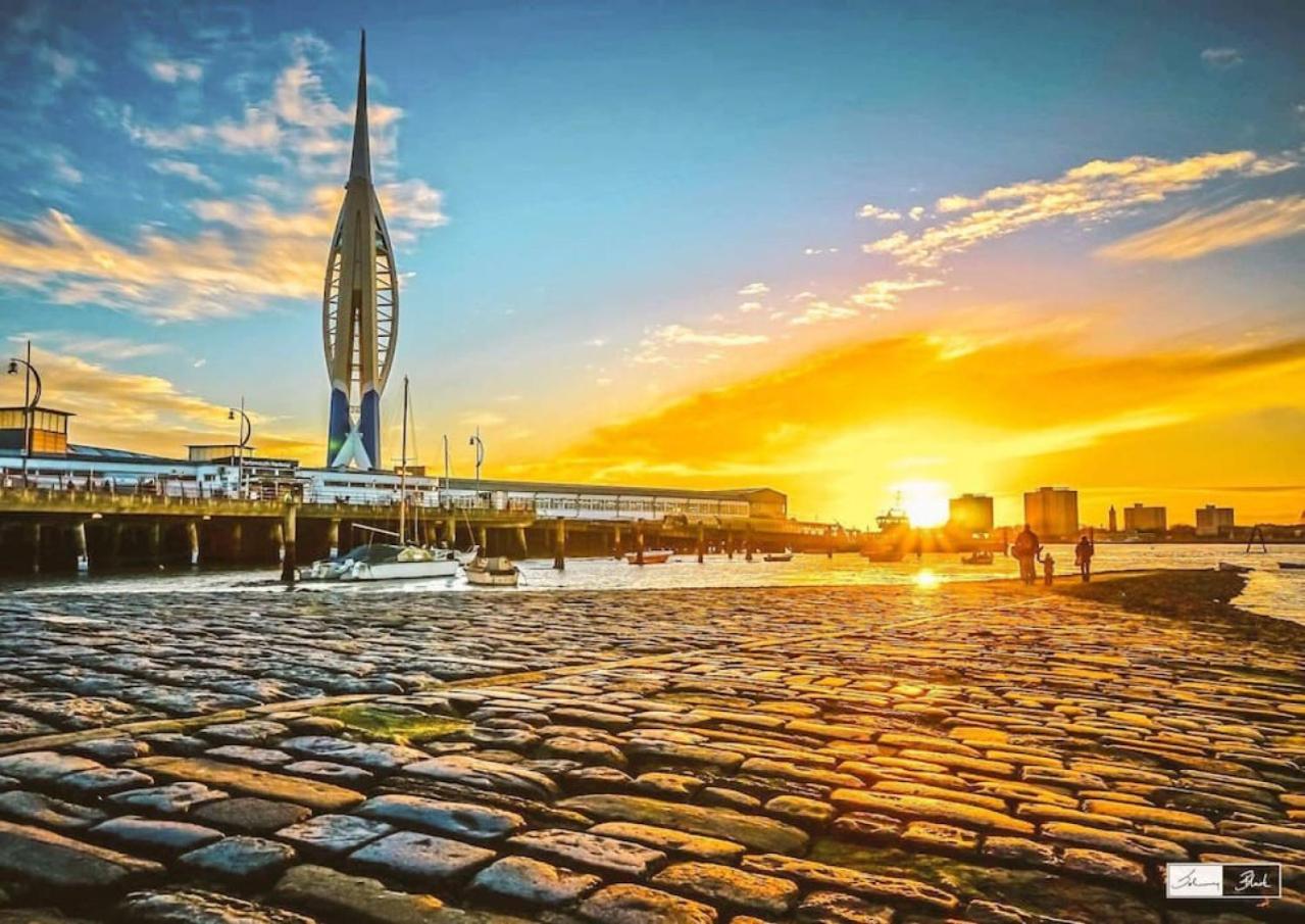 Air Maison - Stunning Beach Front Apartment Portsmouth Esterno foto